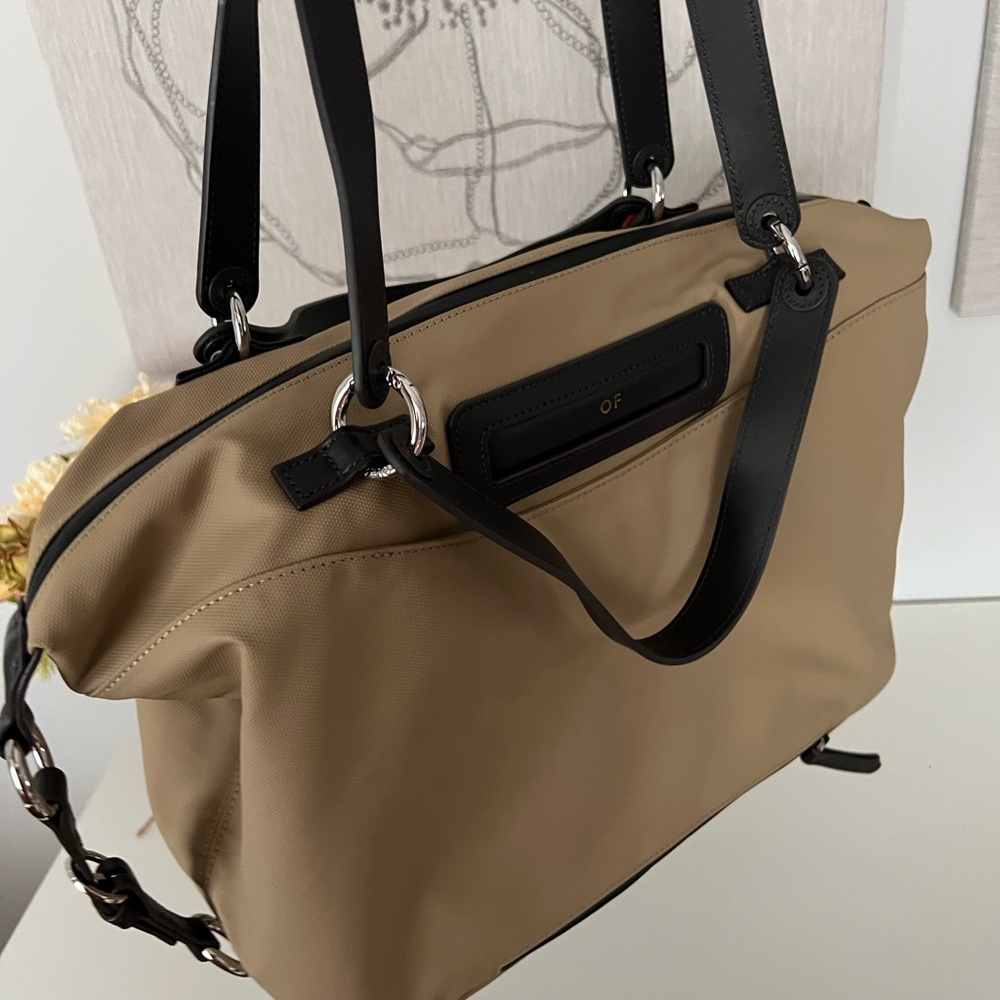 Oleada Tan and Black Shoulder Bag - Picture 6 of 7